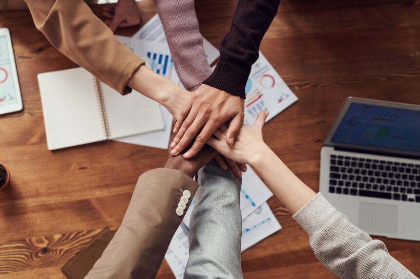 Comunicación y desarrollo comunitario: investigación desde la UASD
